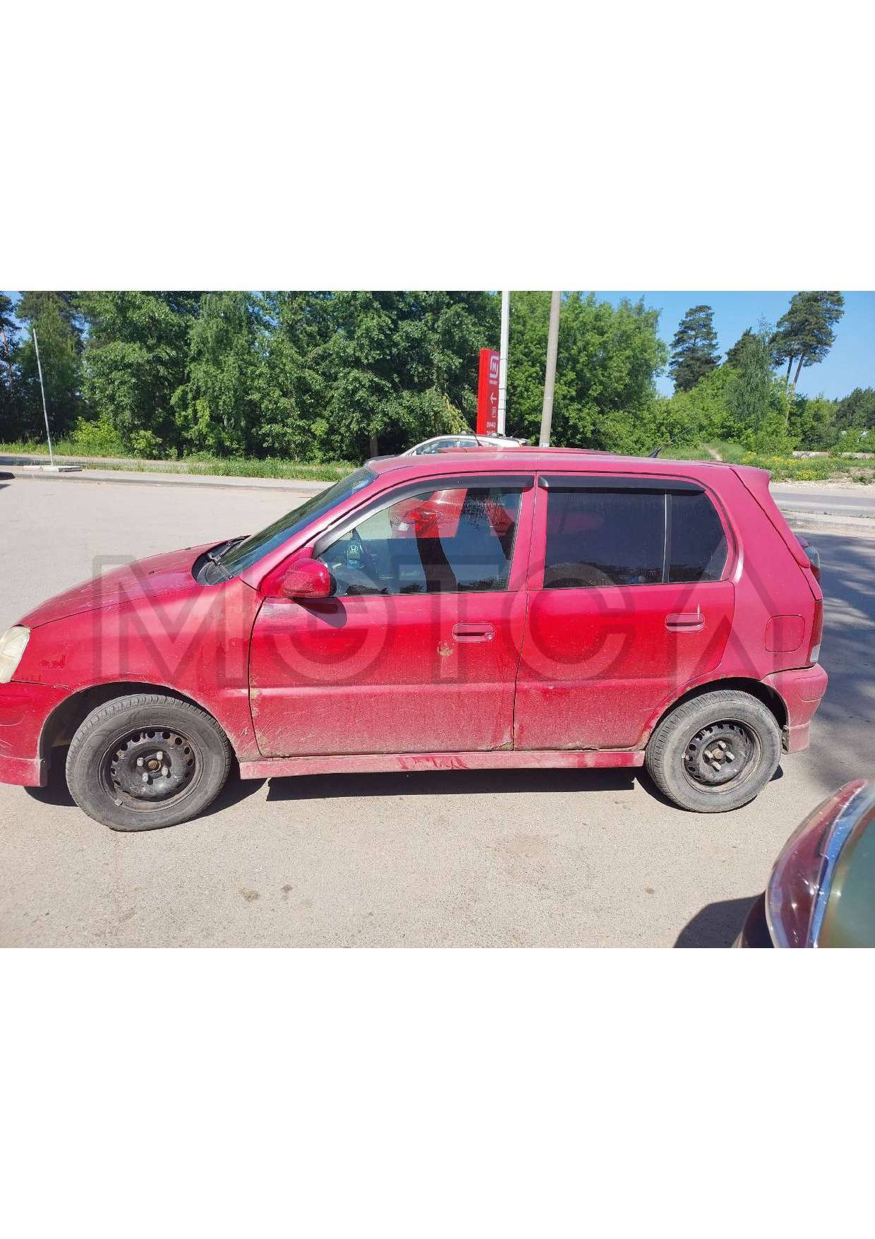 Honda Logo 2000 г.в., красный, 66 л.с.