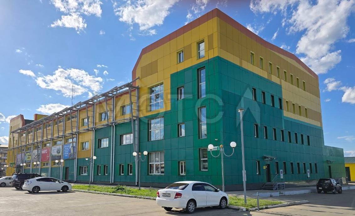 Комплекс недвижимости: торгово-административное здание 11520.1 кв.м. и земельные участки, г. Советская Гавань, ул. Пушкина